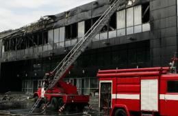 顿涅茨克友谊体育馆遭民间武装力量焚烧