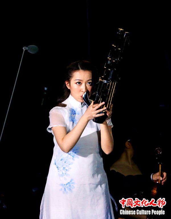 左宏元周倩参加第七届北京国际电影节音乐会